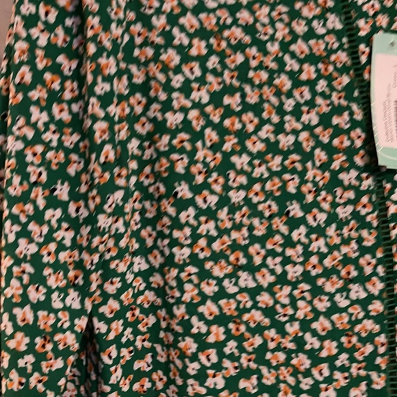Green floral blouse - Picture 2 of 4